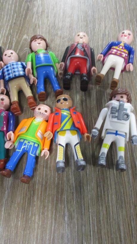 Postavičky playmobil 11kus, 