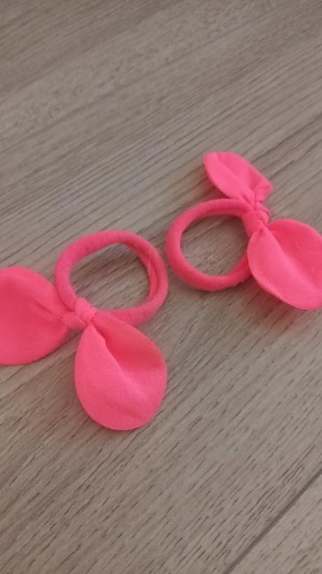 Ružové gumičky s mašličkami, 
