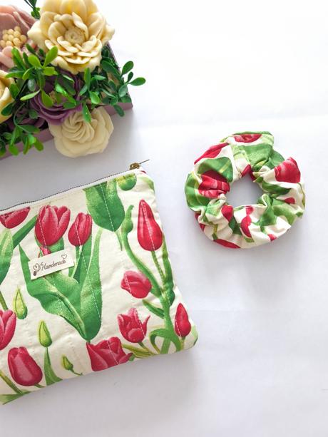 Organizer -kozmeticka taštička tulipány +gumička,