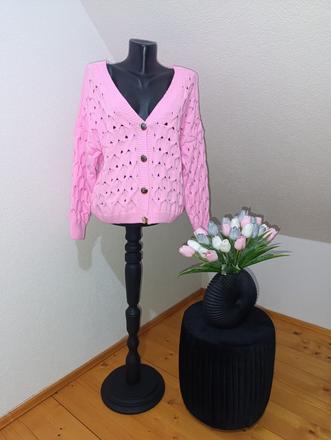 Jarný sveter s gombíkmi,