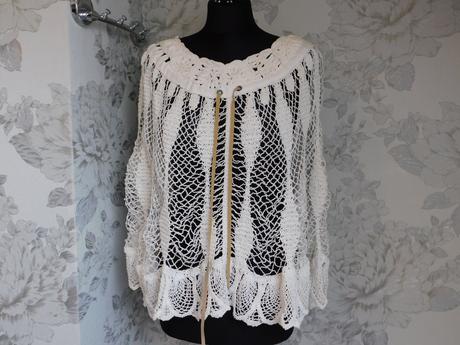 Kvalitne velmi pekne azurove pončo, 42