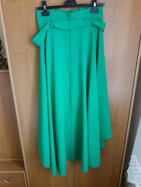 Slávnostná sukňa, s