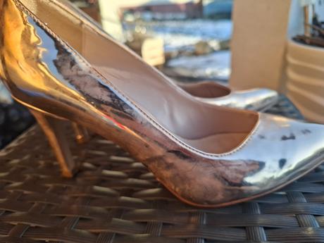 Krásne lodičky od baťu- ružové zlato, baťa,37