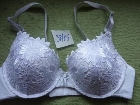 Biela kvetova 2, 85c