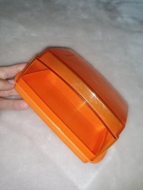 Maselnička tupperware,