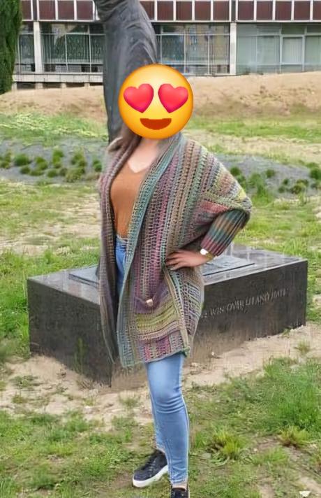 Ručne hačkovaný kardigán, 