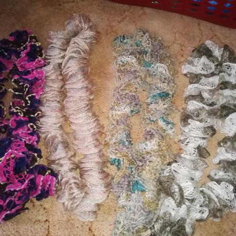 Volánikové šály,