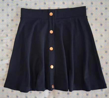 Čierna suknicka v.s, s