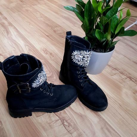 Topanky s kamienkami, 36