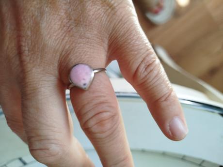 Prsteň s rodonitom,