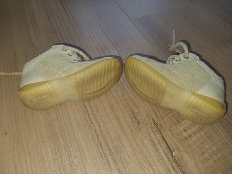 Prechodne topanocky, 23