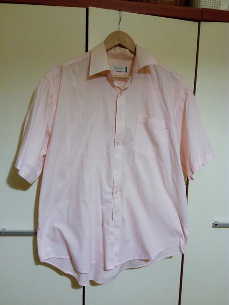 Ružová košeľa, 42