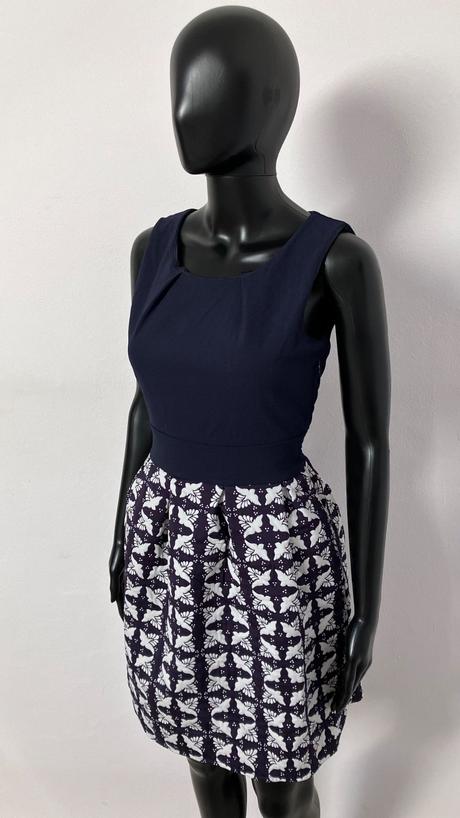 Dámske tmavomodro-biele spoločenské šaty (s), s