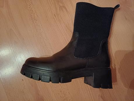 Predám dámske zimné čižmy veľkosť 38,39, deichmann,38