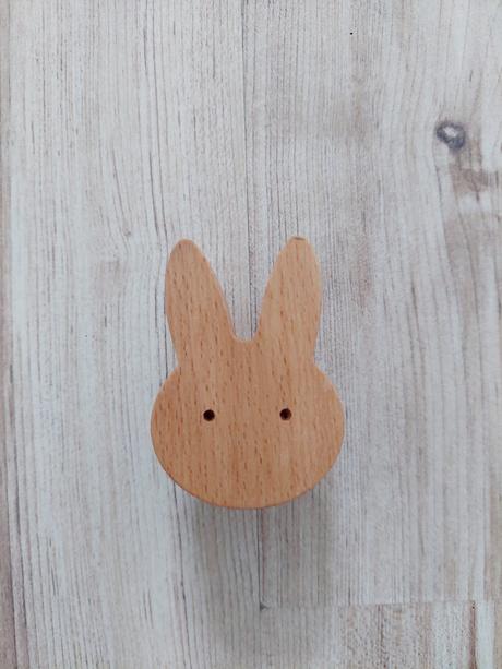 Drevený háčik zajko, 