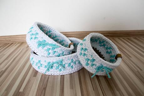 Háčkované košíky,