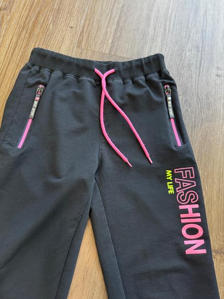 Dievcenske teplaky 140, s doporucenou postou, kugo,140