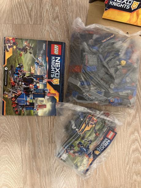 Lego nexo knights velky hrad+ kon, 