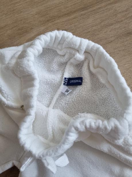 Teplé tepláčiky, 68