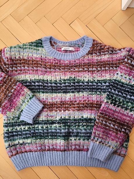 Sveter, reserved,152