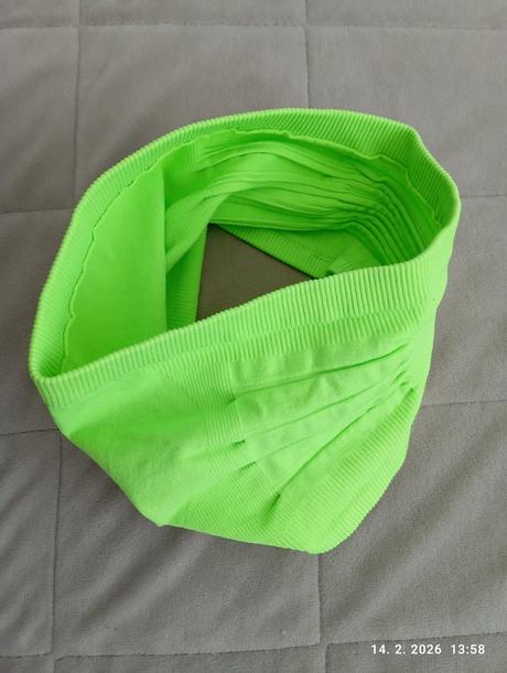 Tenký pružný nákrčník (už s poštou), 