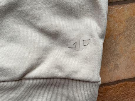 Béžová mikina zn 4f, xs