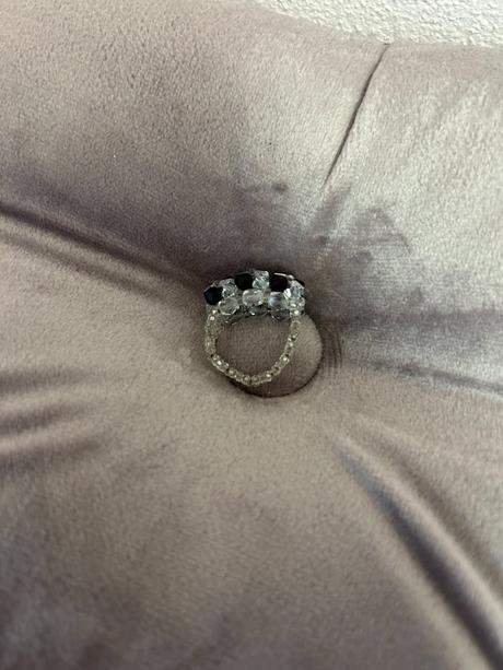 Prsteň z korálkov,