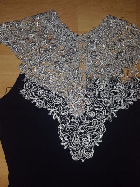 Cierne uzke saty s cipkou, 36