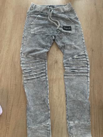 Teplaky despacito, 134