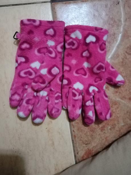 Dievčenska rukavice, 122