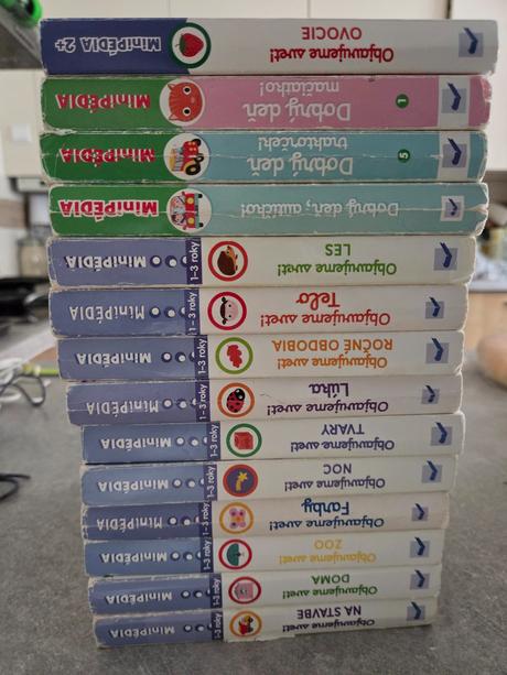 Knihy minipedia 14 ks, 