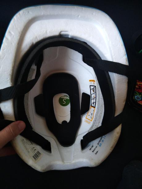 Cyklistická prilba, s