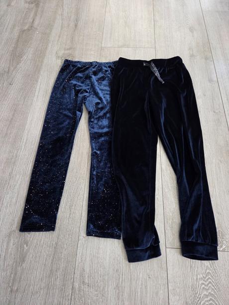 Zamatové nohavice, 128