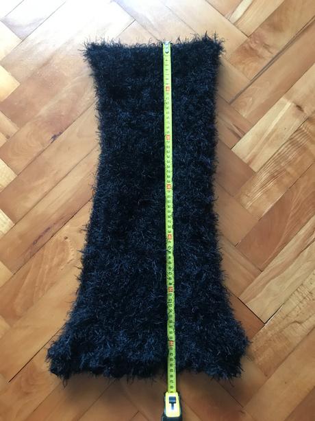 Čierny chlpatý šál, 