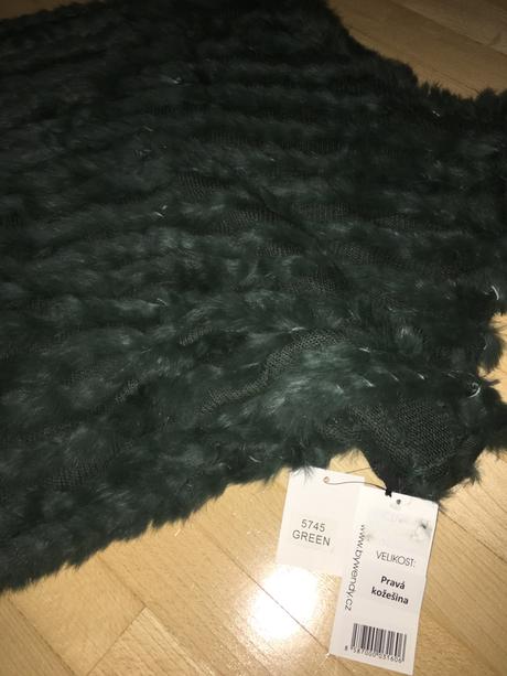 Pončo z králičej kožušiny, 