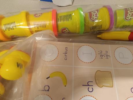 Play doh písmená a jazyk, 