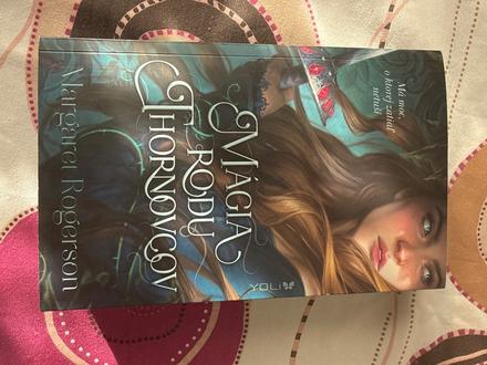 Romantasy kniha magia rodu thornovcov,