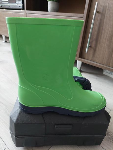 Gumáky do dažďa, 32