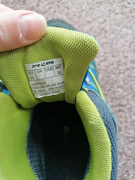 Turistické topánky/tenisky vysoké, 32