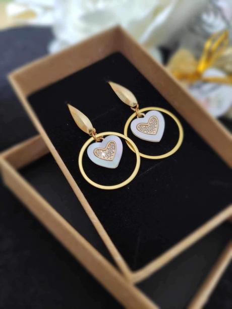 Elegantné náušnice so srdiečkami,