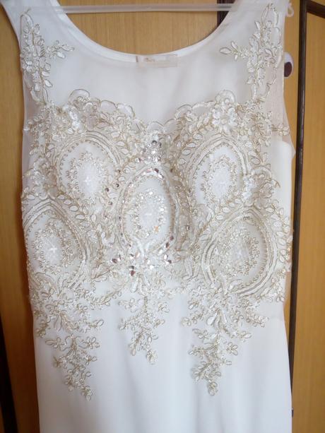 Spoločenské šaty, 42