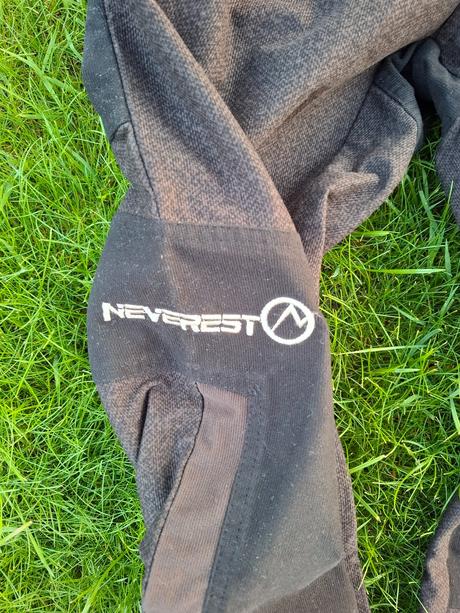 Športové nohavice, 152