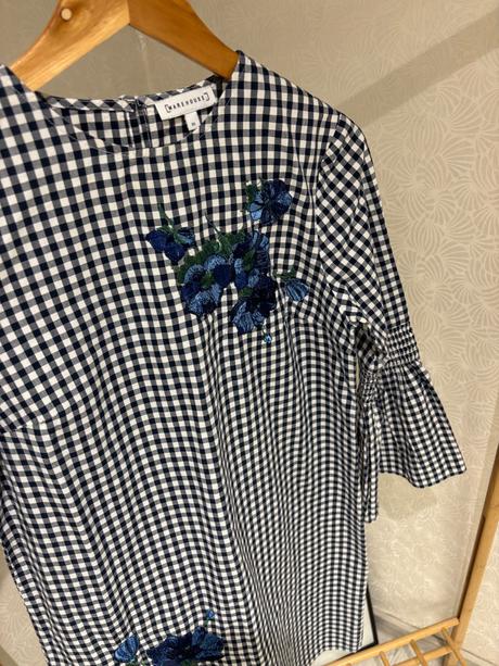 Šaty warehouse, warehouse,s