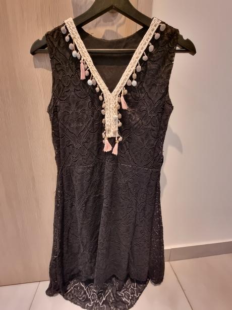 Čipkované čierne šaty, m