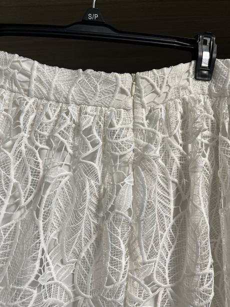 Čipkovana sukňa, dorothy perkins,l