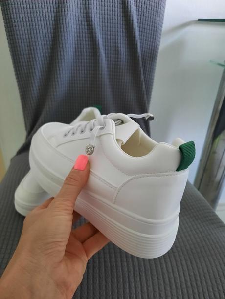 Krásne nové tenisky vn.dl. -22.8- 23cm, 35