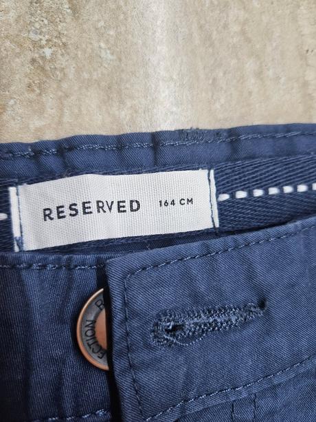 Tmavomodré kraťasy, reserved,164