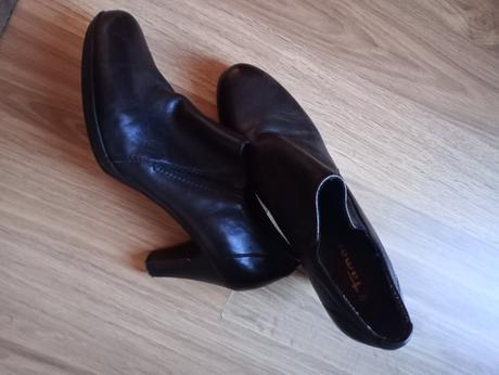 Krásne,značkové topanky, 42