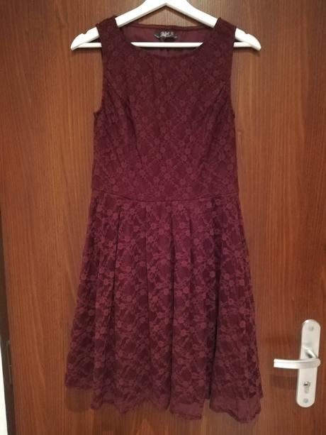 Bordové čipkované šaty, m