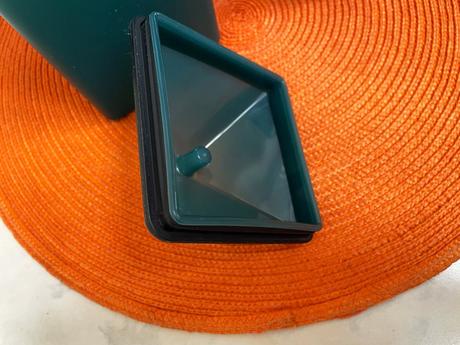 Plastové dekoratívne dózy / 2 ks, 